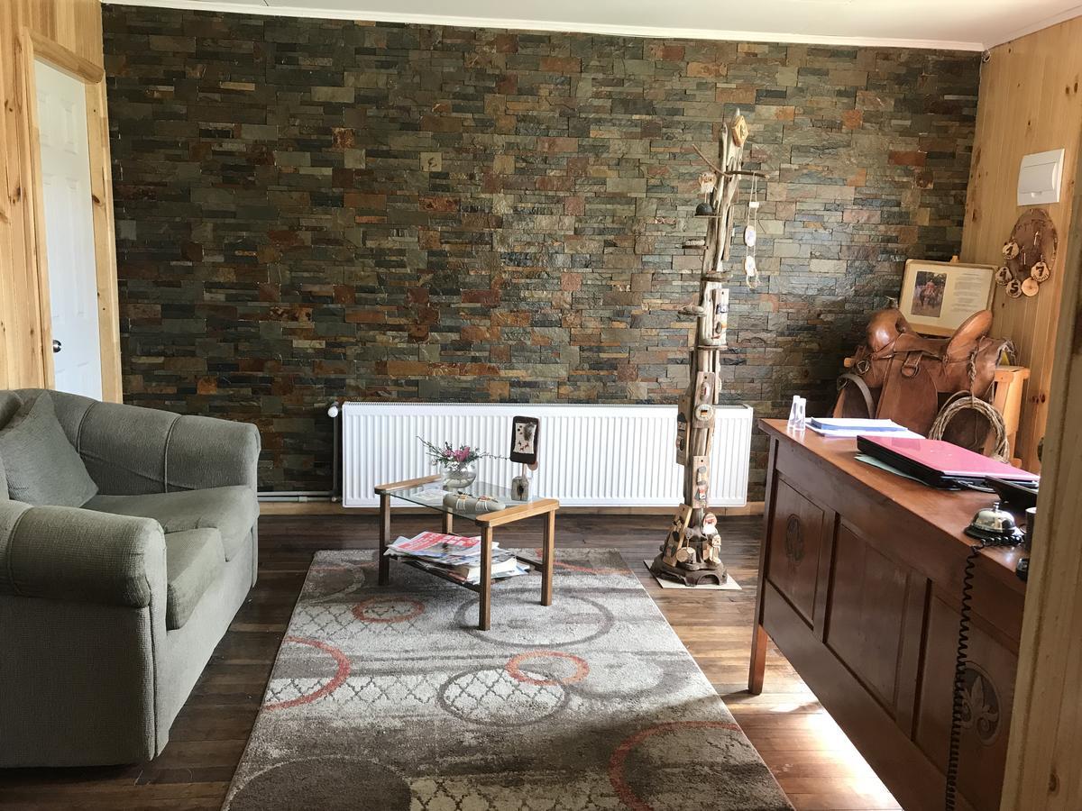 Hostal Los Pioneros Πουέρτο Νατάλες Εξωτερικό φωτογραφία