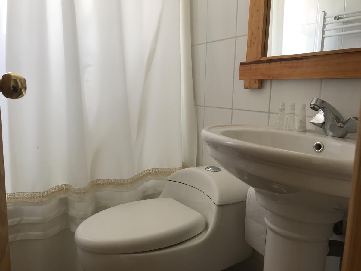 Hostal Los Pioneros Πουέρτο Νατάλες Εξωτερικό φωτογραφία