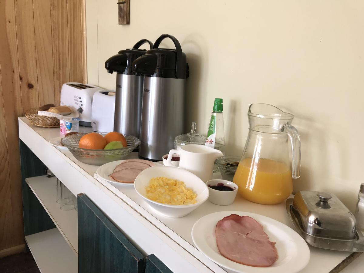 Hostal Los Pioneros Πουέρτο Νατάλες Εξωτερικό φωτογραφία